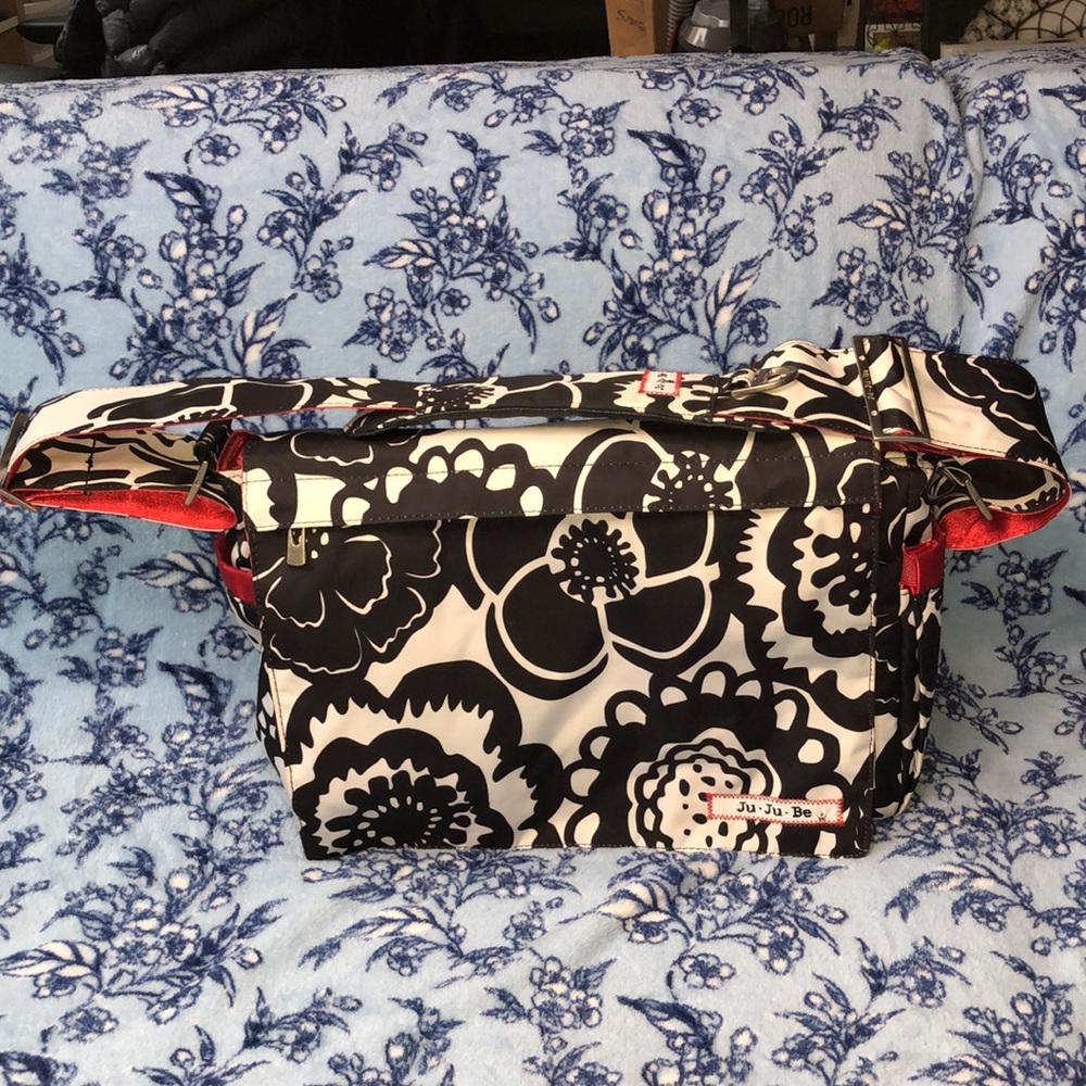 NWOT Ju-Ju-Be Onyx Blossom Messenger Diaper Bag